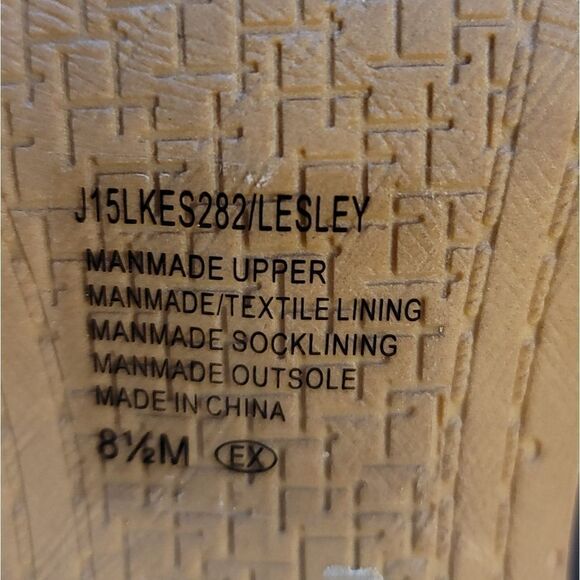 BRAND NEW JELLYPOP CUT-OUT DESIGN BLOCK HEEL BOOTIE - Picture 14 of 15